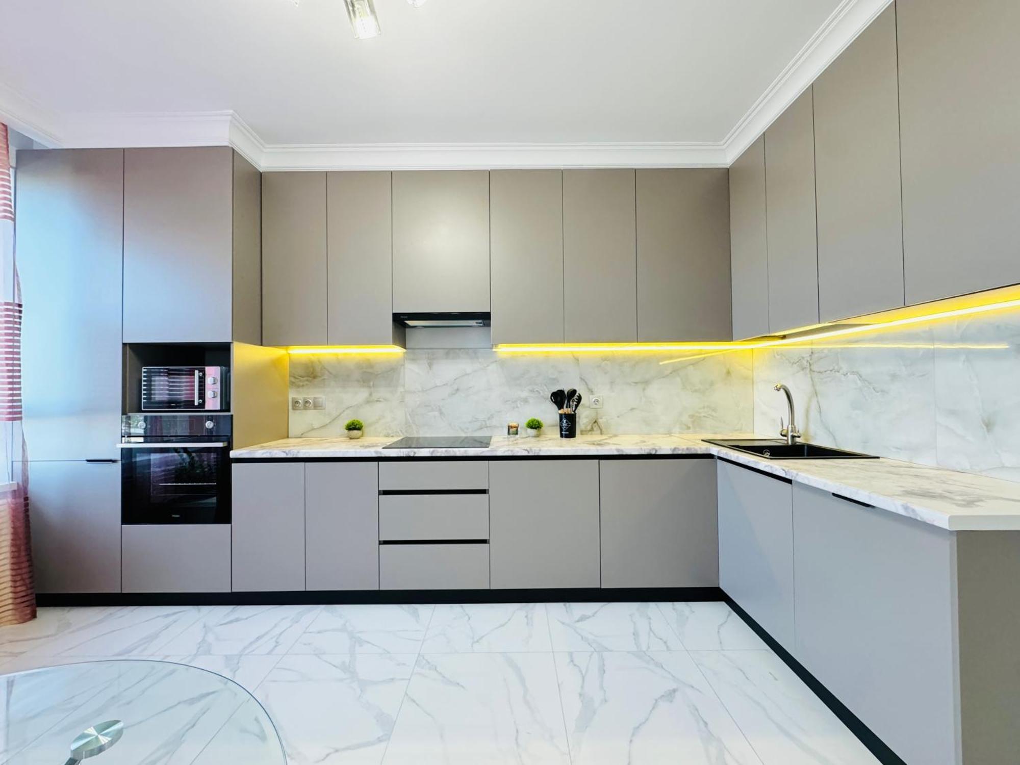 1835 Rams Mountain View Apartment *